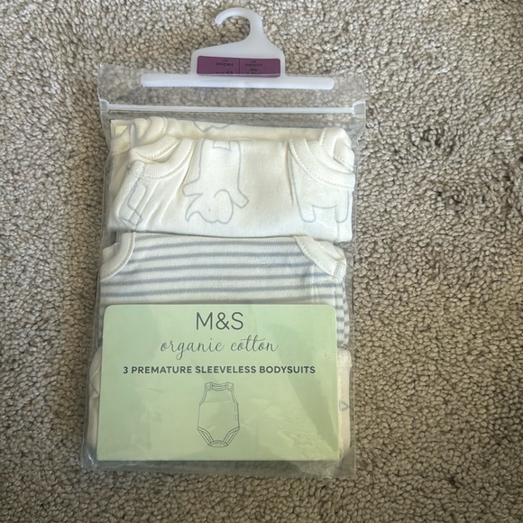 3 premature sleeveless bodysuits - Picture 2 of 9